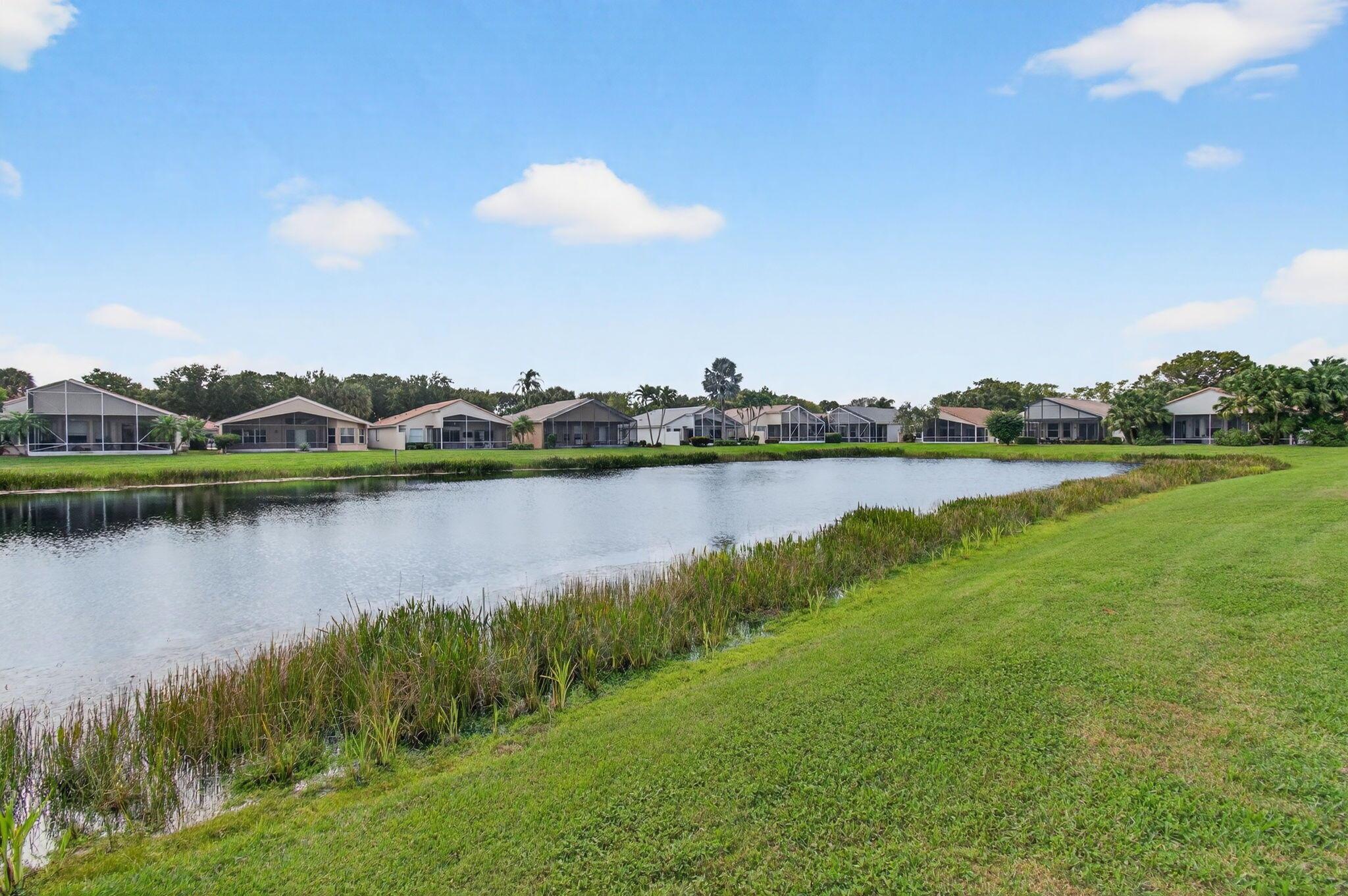 VALENCIA LAKES - Residential