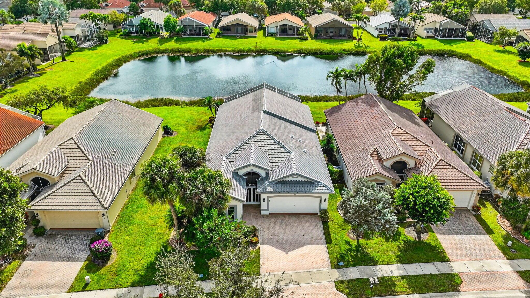 VALENCIA LAKES - Residential
