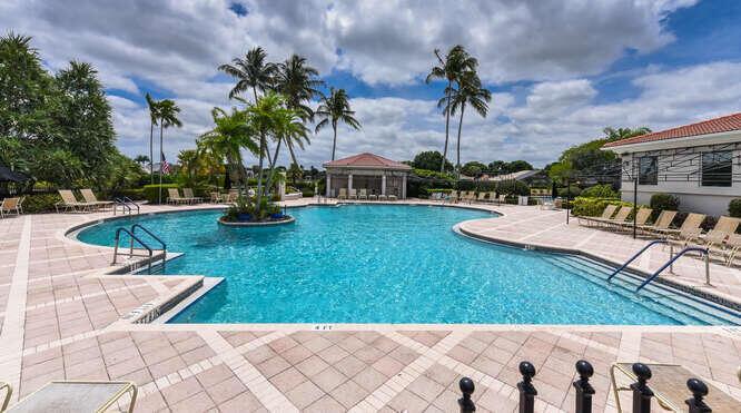 VALENCIA LAKES - Residential