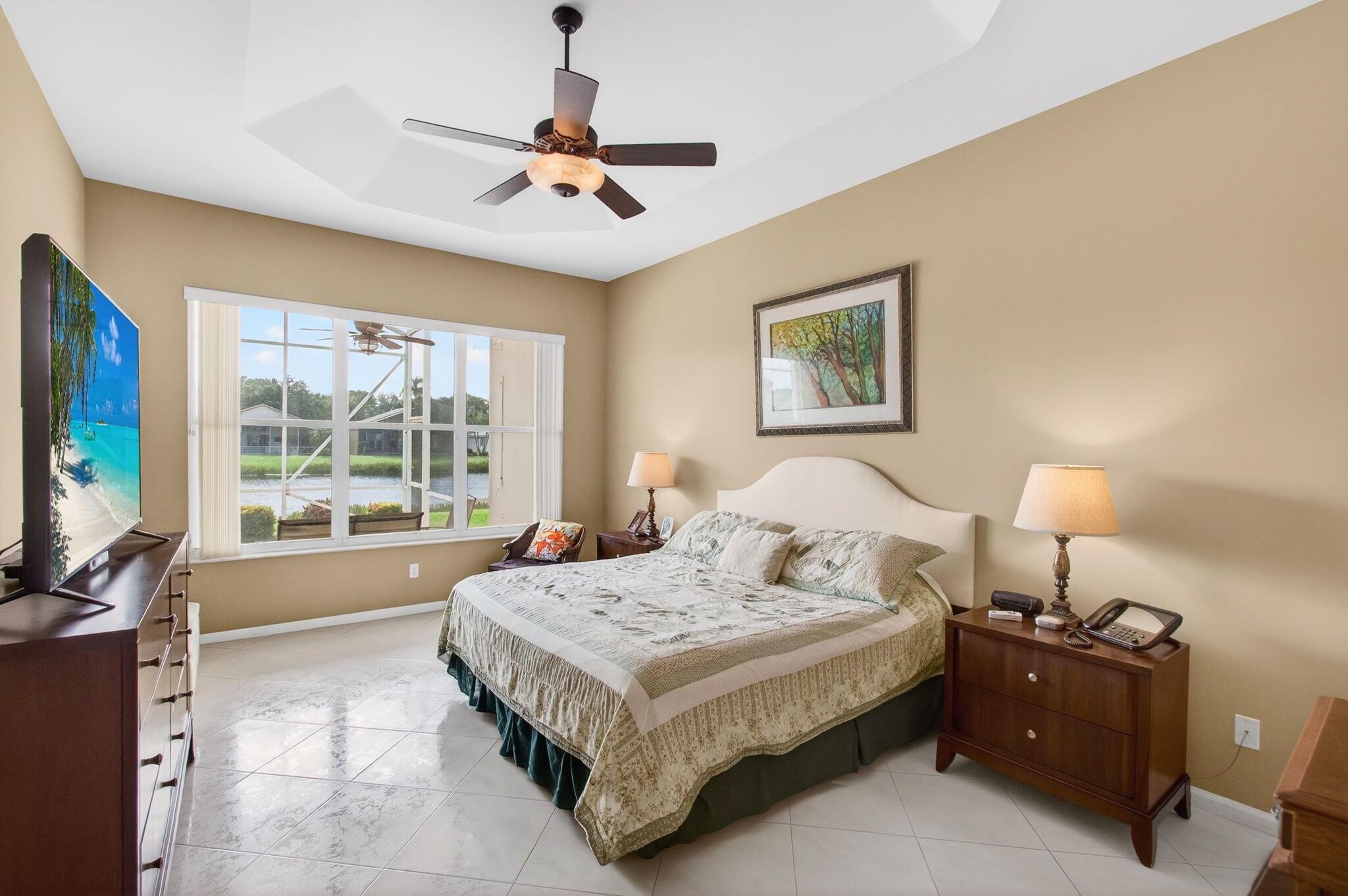 VALENCIA LAKES - Residential