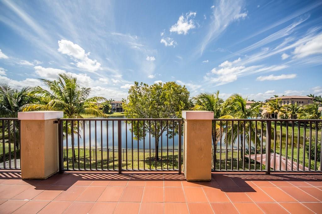 HERON BAY CENTRAL - Residential
