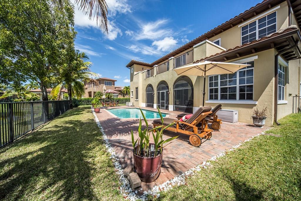 HERON BAY CENTRAL - Residential