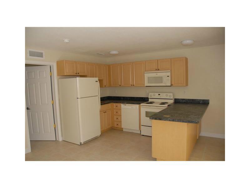 REMODELED AND VERY CLEAN 1/1 IN TERRIFIC LOCATION. LARGE KITCHEN IS FULLY EQUIPED. 2 CLOSETS INCL ONE WALK-IN. YOUR OWN FENCED IN PRIVATE PATIO. TILES FLOORS, CENTRAL A/C. PET FRIENDLY (NO DANGEROUS BREEDS). LAUNDRY ON SITE. YOU CAN WALK TO PUBLIX AND WAL GREENS AND YOU ARE MINUTES AWAY FROM GALLERIA MALL, THE BEACH, DOWNTOWN FT LAUDERDALE AND WILTON MANORS! HURRY!