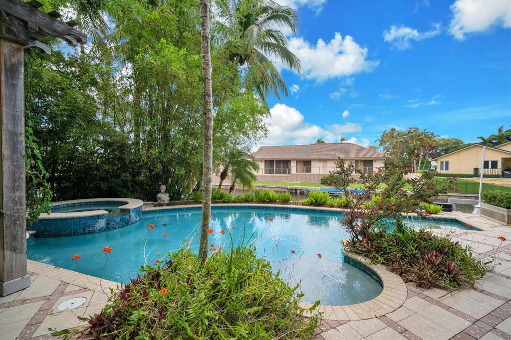 BOCA BAY COLONY - Residential