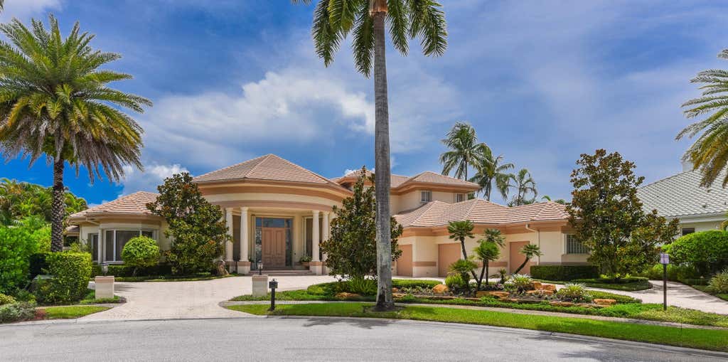 Photo of 6949 Lake Estates Court, Boca Raton, FL 33496 (MLS # B26050979)