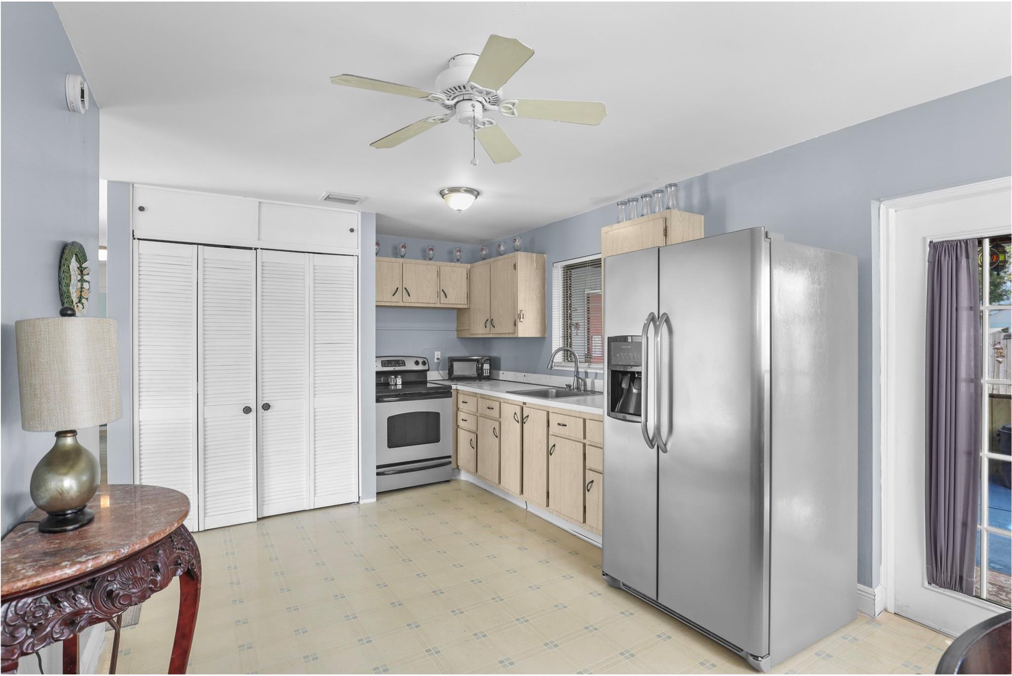 Palm Beach Square Unit 05 - Residential Lease