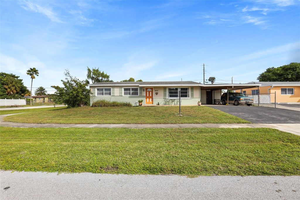 Photo of 9412 Bellewood St, Palm Beach Gardens, FL 33410 (MLS # F10534964)