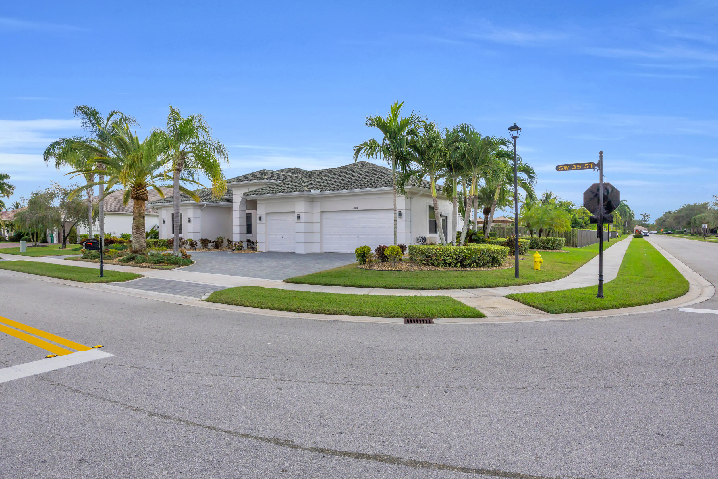 RIVERSTONE - Residential