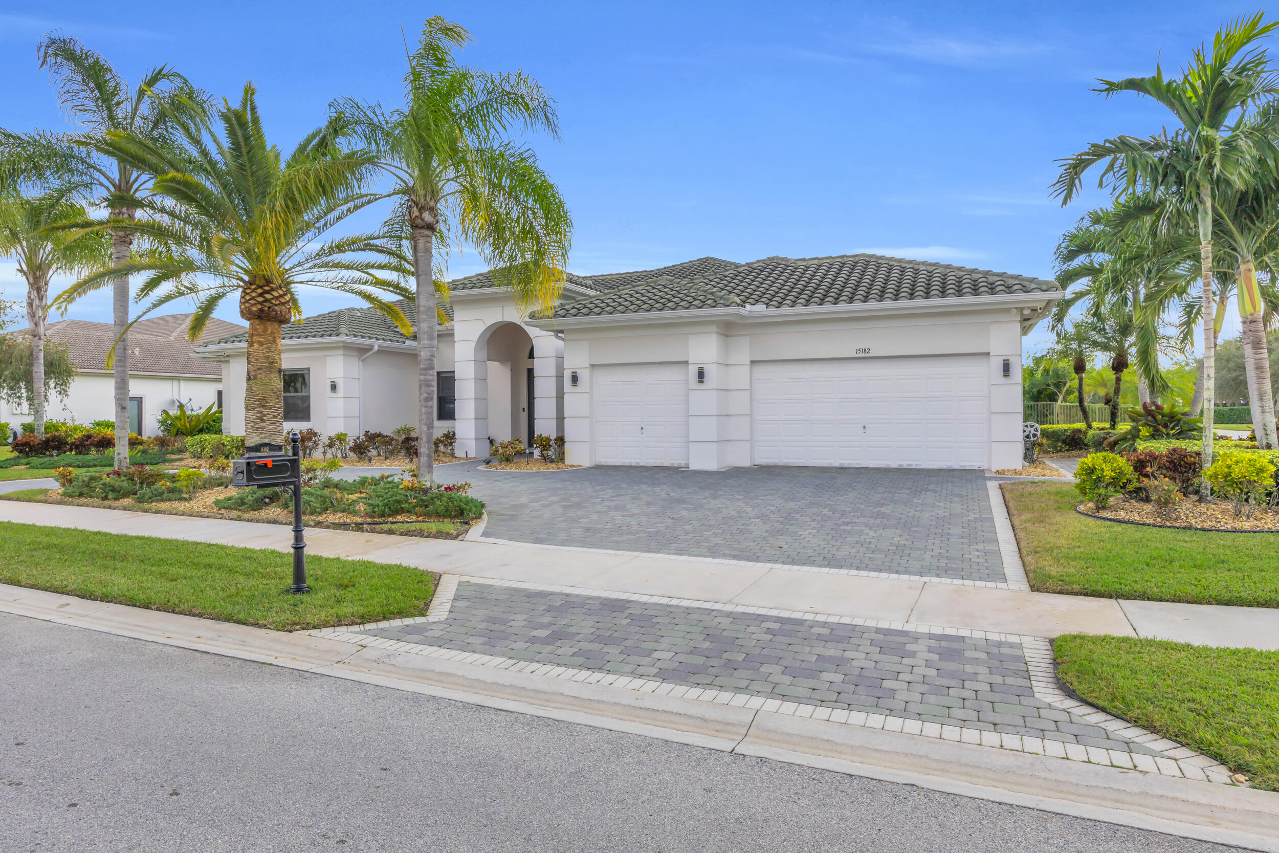 RIVERSTONE - Residential