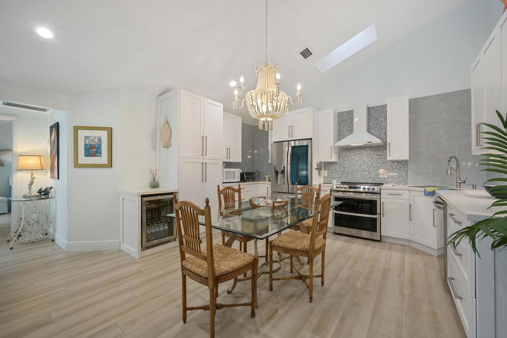 Photo of 1801 S Us Highway 1 #6a, Jupiter, FL 33477 (MLS # R11130436)