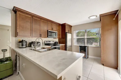 3325 SW Sunset Trace Circle, Palm City, FL MLS: R11030600