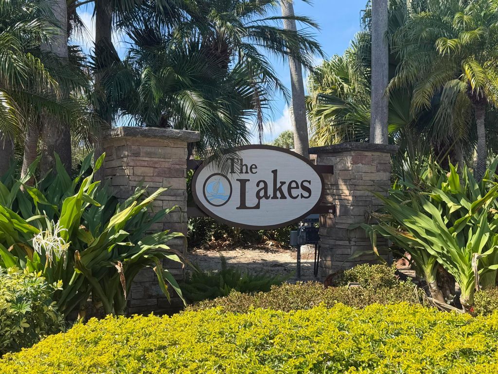 Photo of 1403 14th Court, Jupiter, FL 33477 (MLS # R11167293)