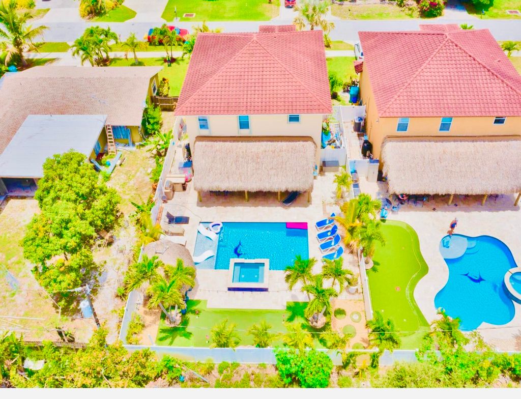 Photo of 420 SW 1st Avenue, Boynton Beach, FL 33435 (MLS # B26015115)