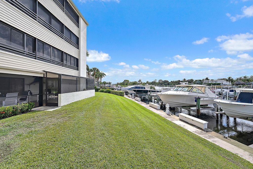 Photo of 513 Oak Harbour Drive, Juno Beach, FL 33408 (MLS # R11129005)