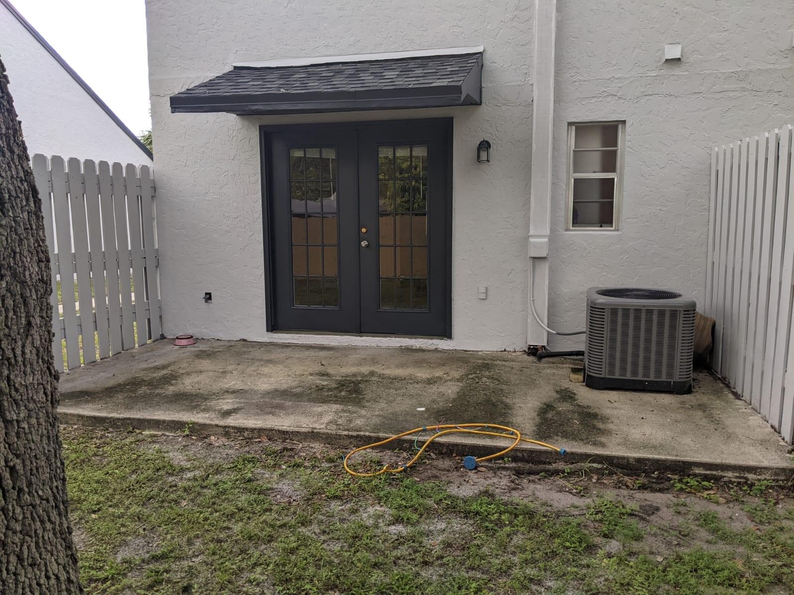 Southern Courtyard - Residential