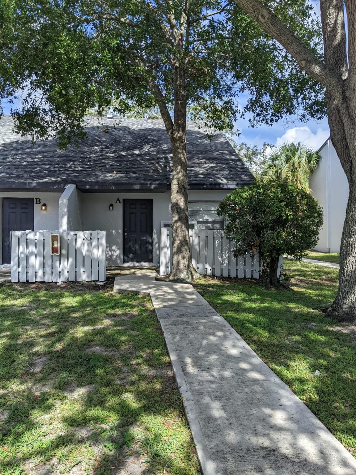 Southern Courtyard - Residential