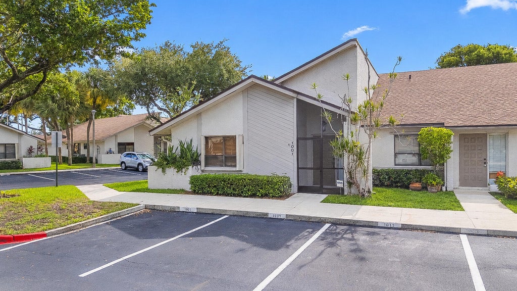 Photo of 1001 NW 79th Avenue, Plantation, FL 33322 (MLS # B26076322)