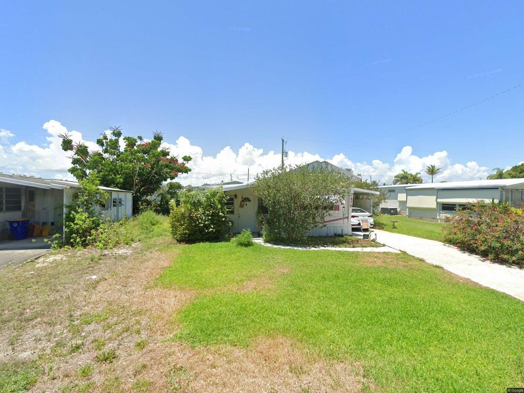 Photo of 7470 SE Eagle Avenue, Hobe Sound, FL 33455 (MLS # B26015206)