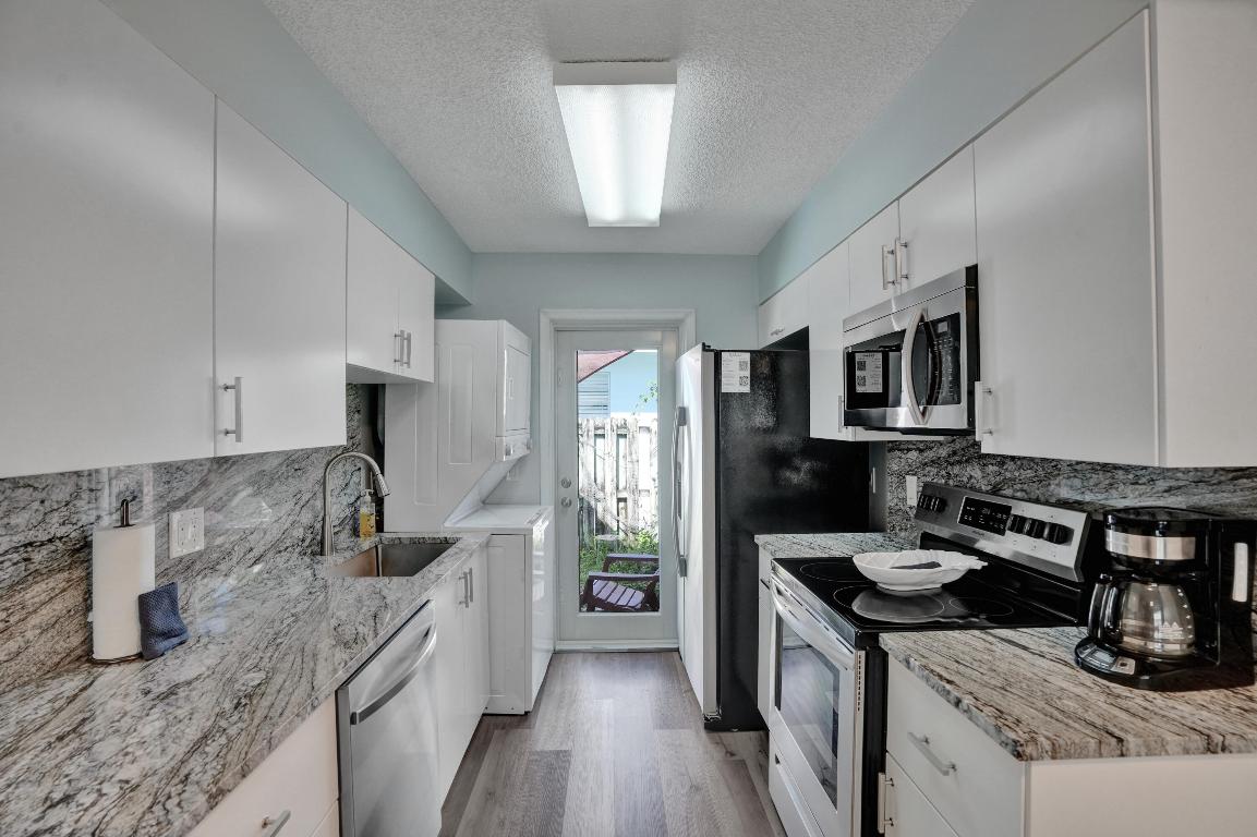 DEL IDA PARK - Residential Lease