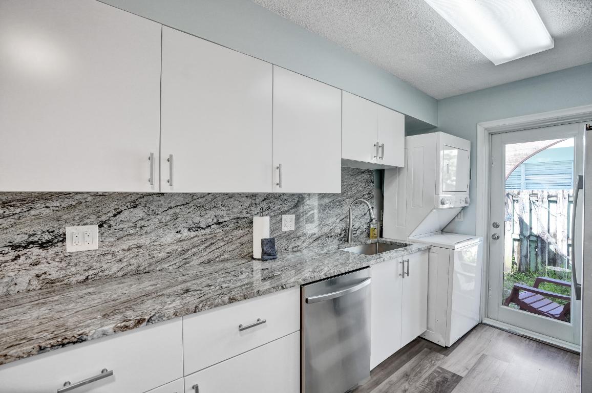 DEL IDA PARK - Residential Lease