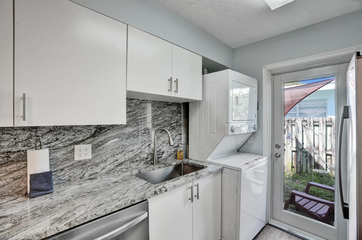 DEL IDA PARK - Residential Lease