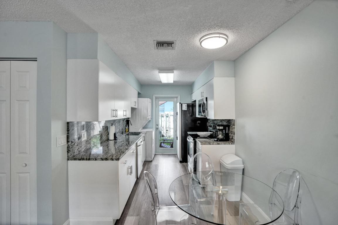 DEL IDA PARK - Residential Lease