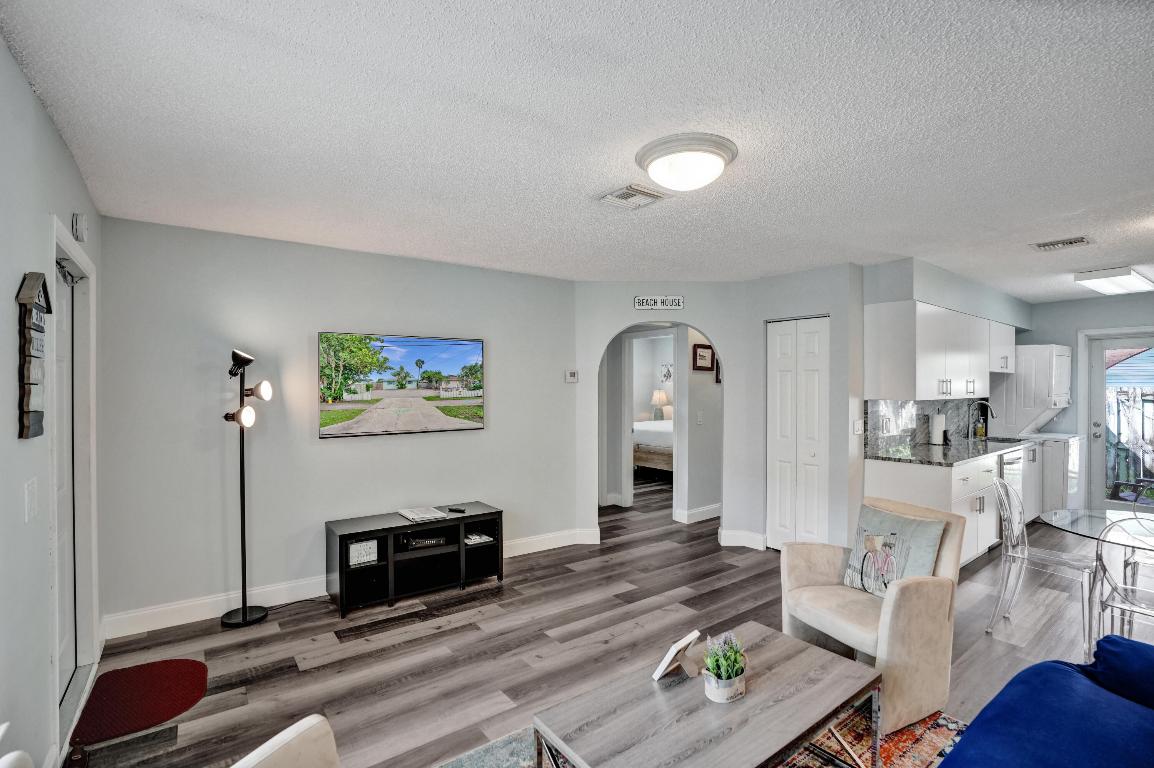 DEL IDA PARK - Residential Lease