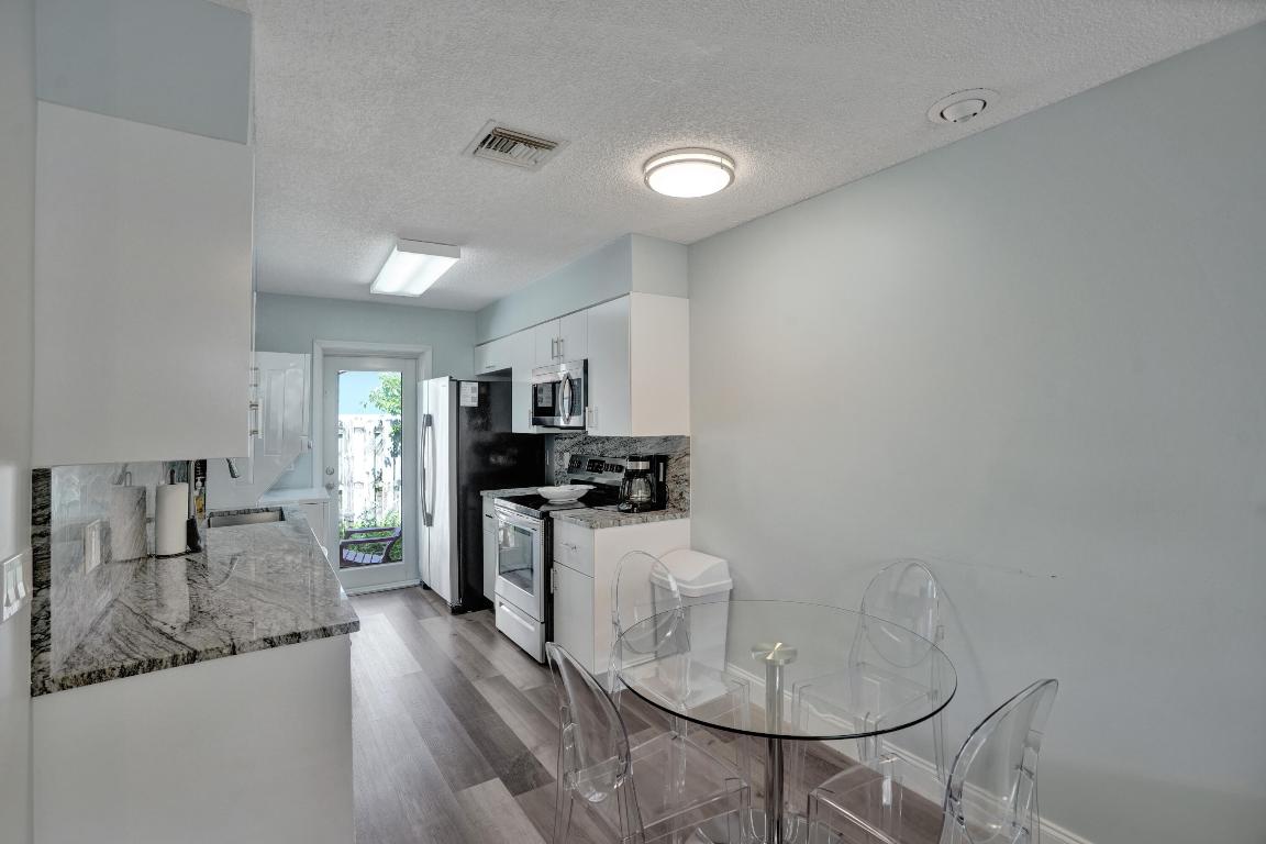 DEL IDA PARK - Residential Lease