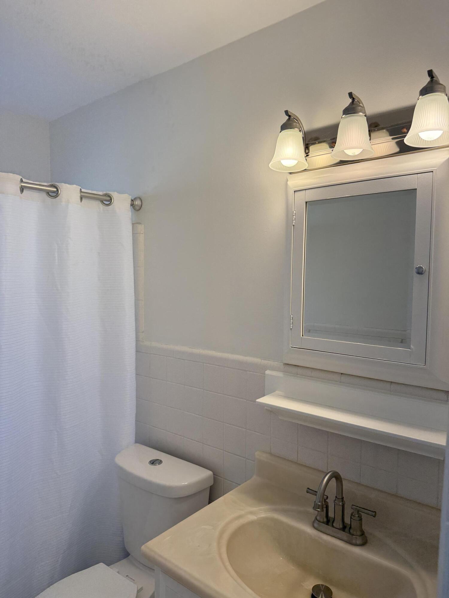 DELRAY MNR - Residential Lease