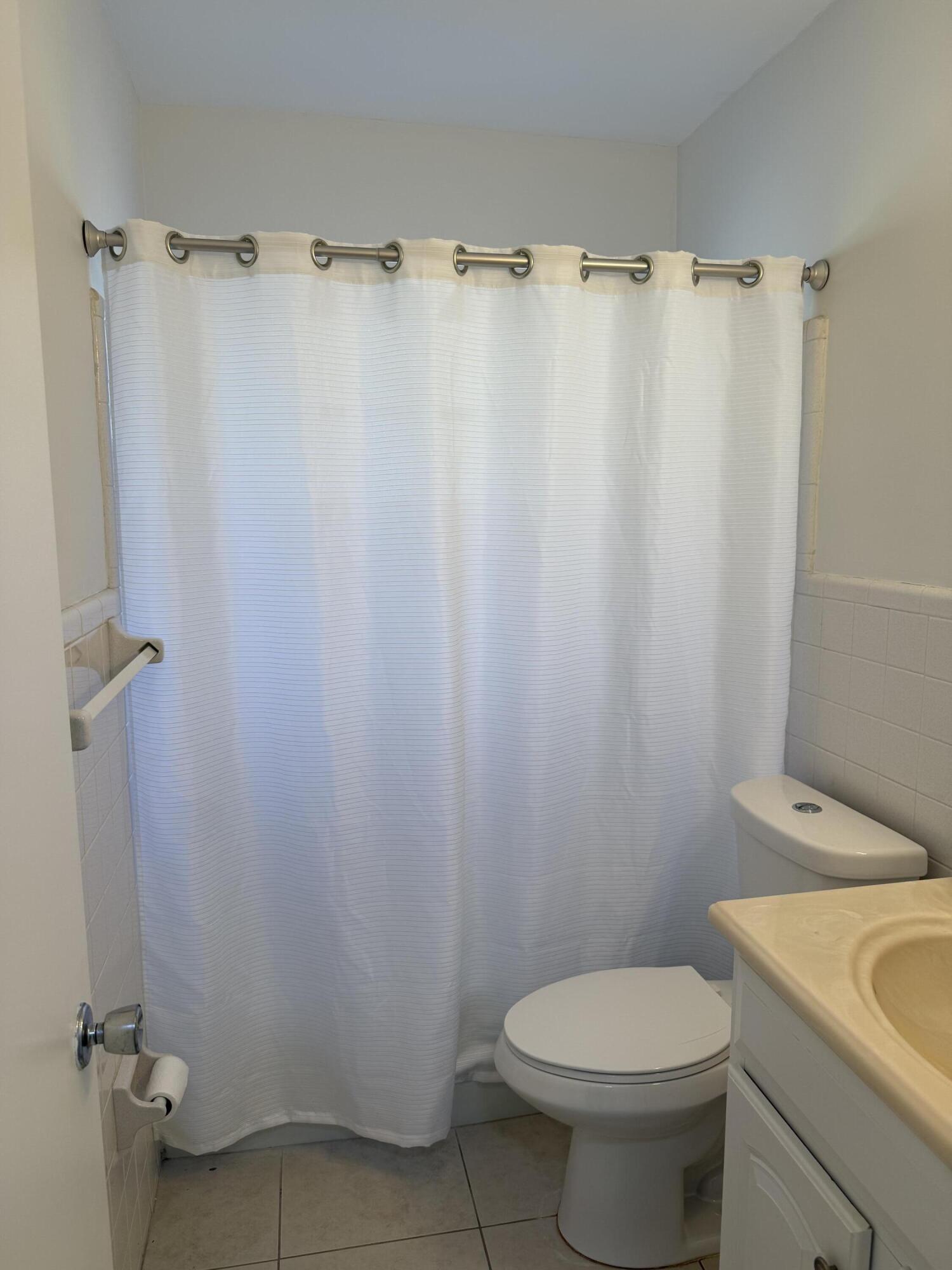 DELRAY MNR - Residential Lease