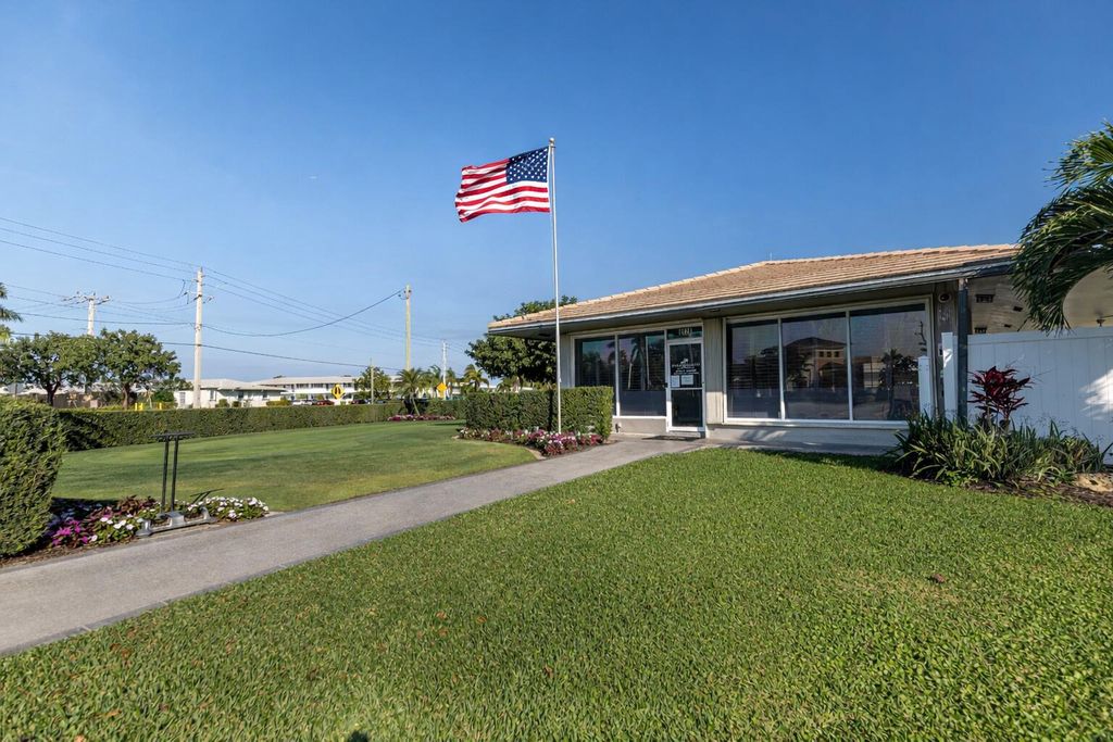 Photo of 300 SW Golfview Terrace #142, Boynton Beach, FL 33426 (MLS # R11169745)