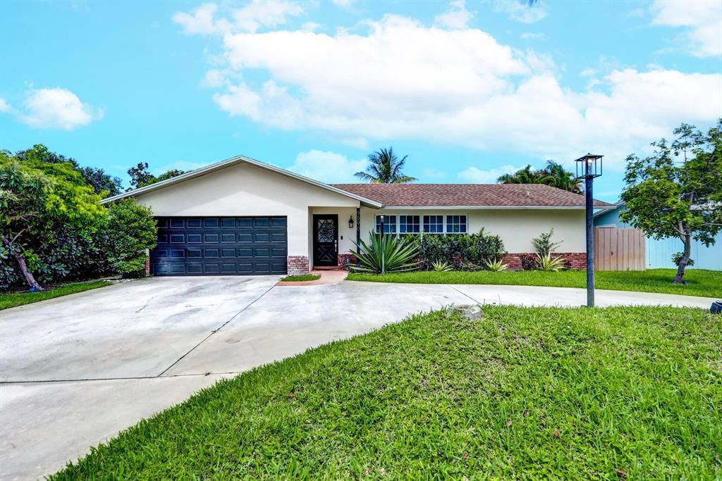 Photo of 9890 N Military Trail, Palm Beach Gardens, FL 33410 (MLS # R10726074)