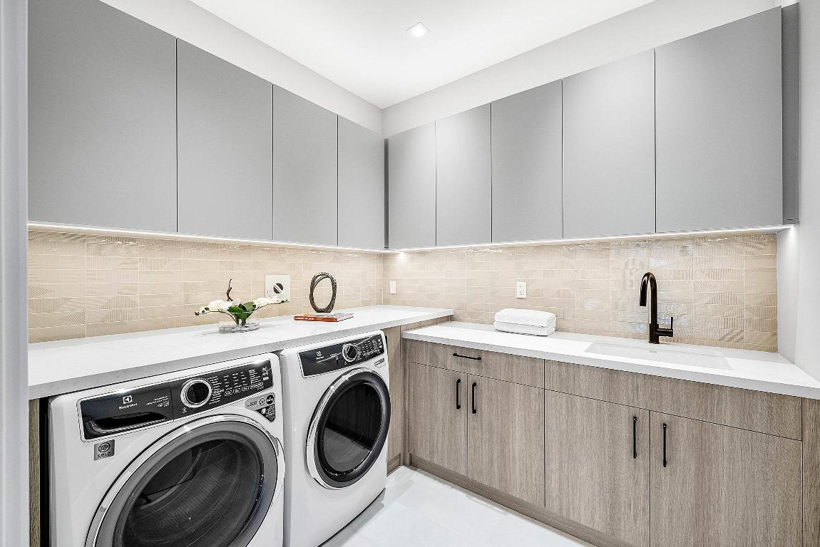 ANDREWS AVENUE TOWNHOMES - Residential