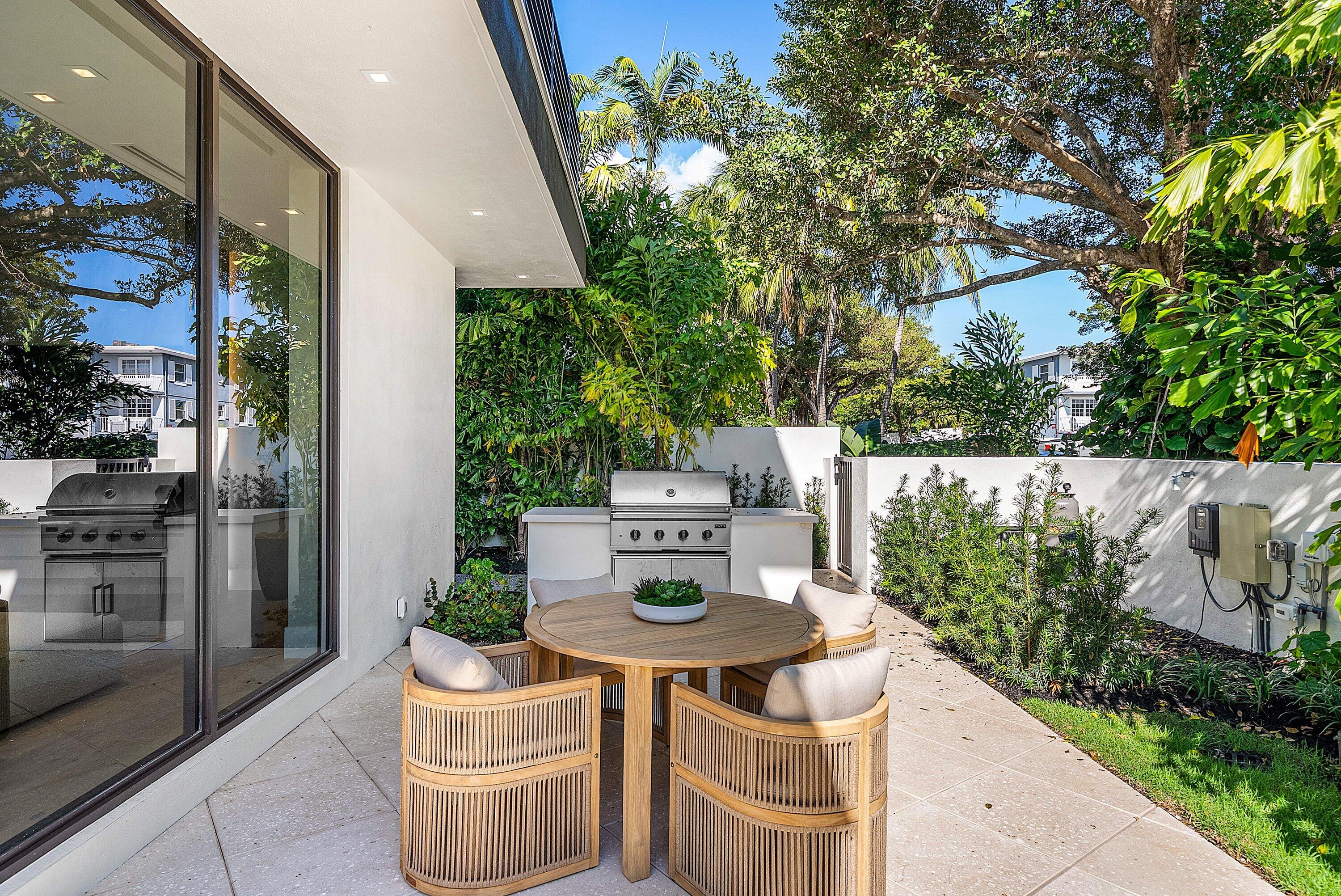 ANDREWS AVENUE TOWNHOMES - Residential