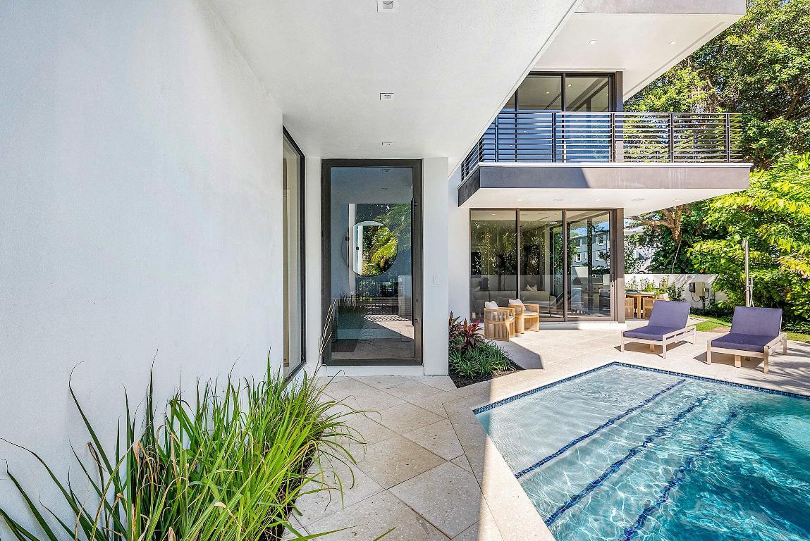 ANDREWS AVENUE TOWNHOMES - Residential