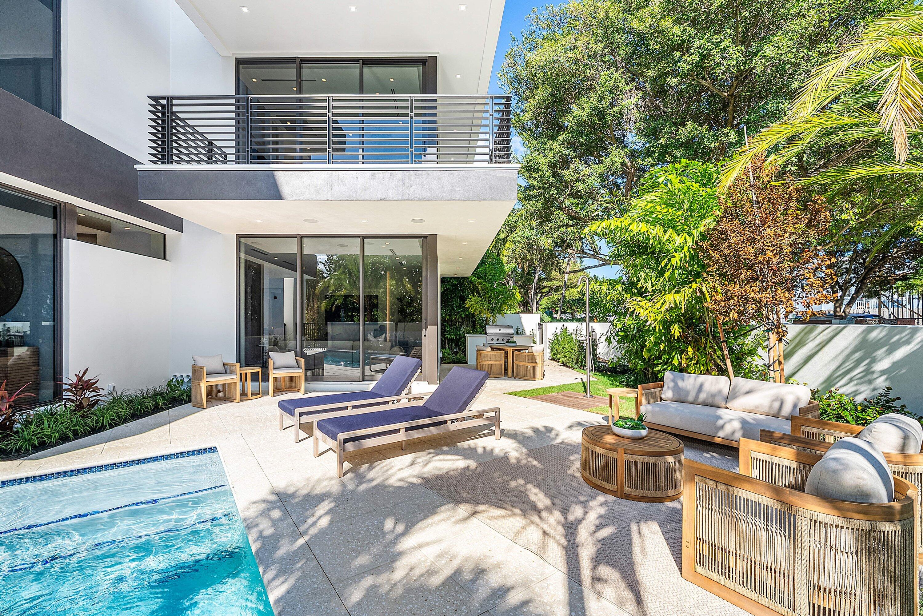 ANDREWS AVENUE TOWNHOMES - Residential