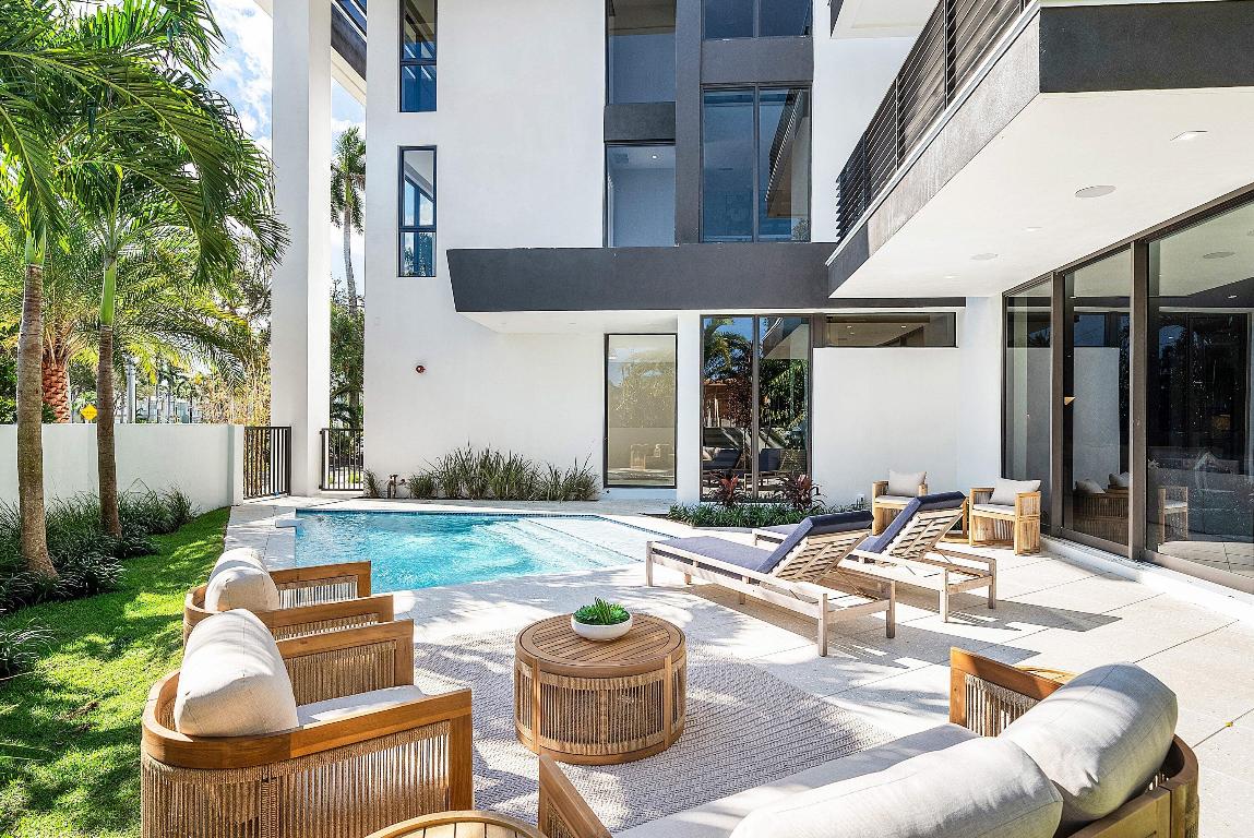 ANDREWS AVENUE TOWNHOMES - Residential