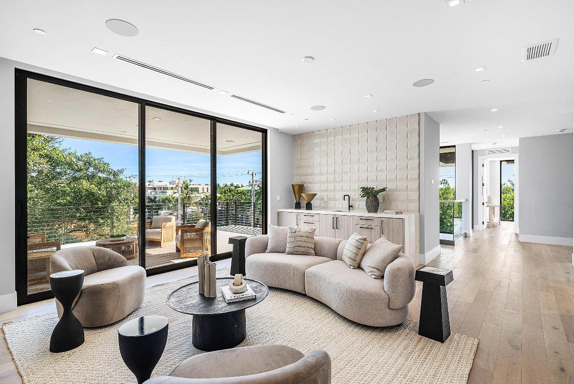 ANDREWS AVENUE TOWNHOMES - Residential