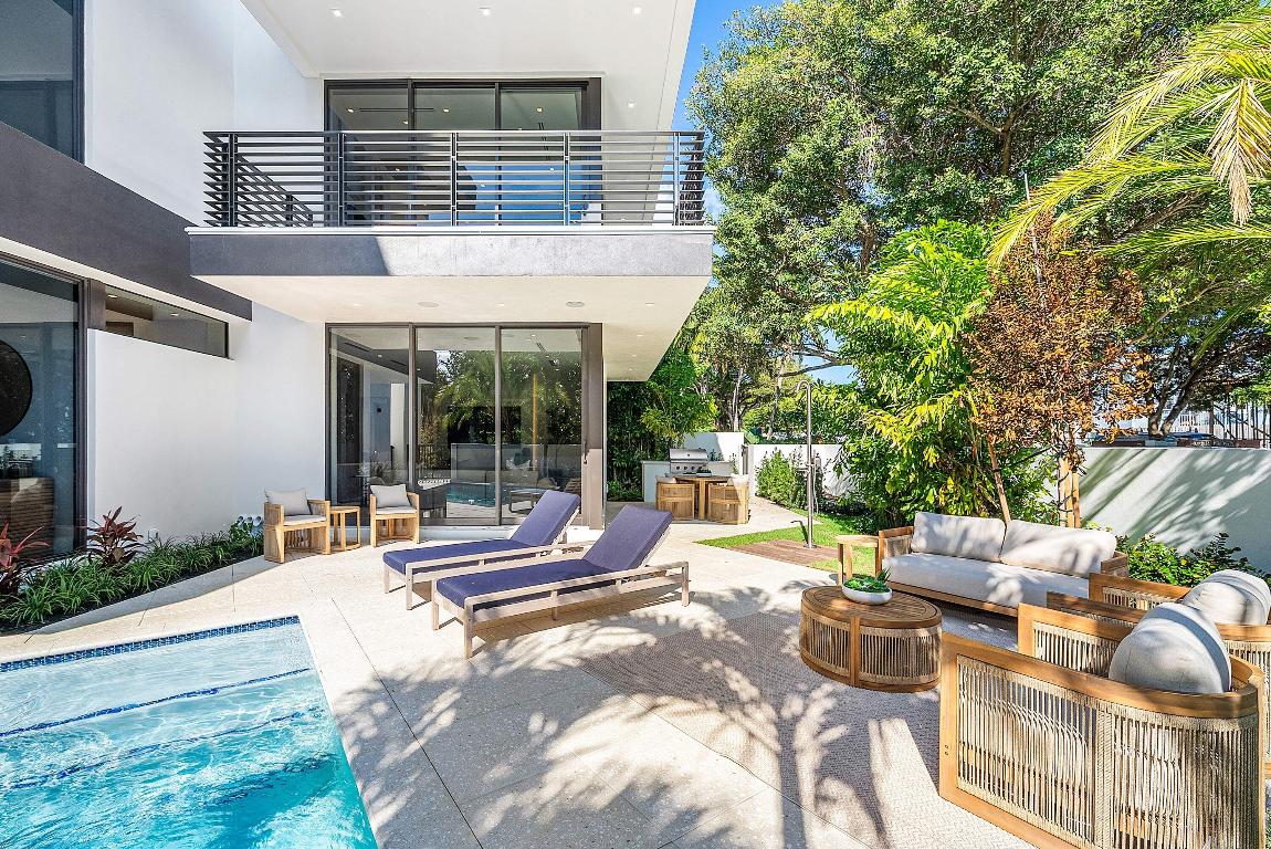 ANDREWS AVENUE TOWNHOMES - Residential