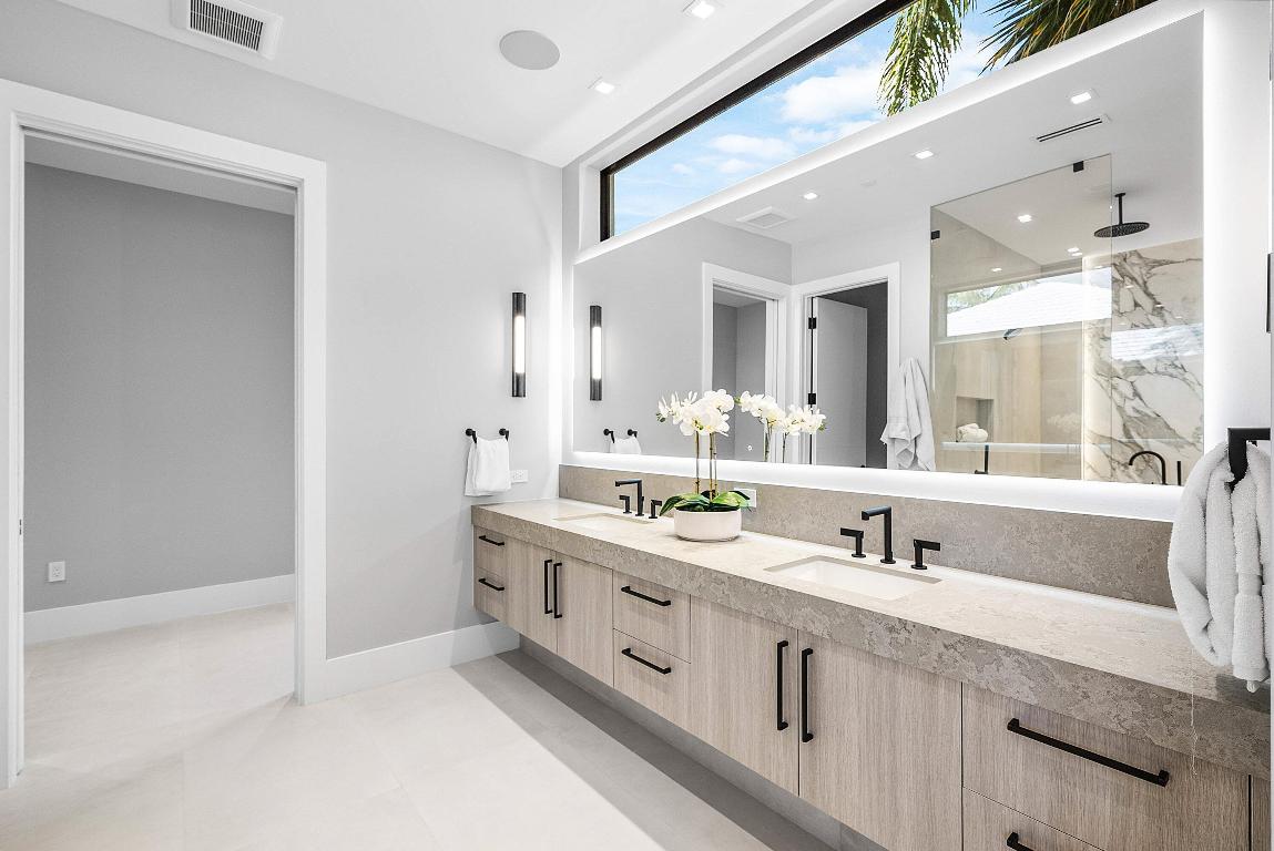 ANDREWS AVENUE TOWNHOMES - Residential