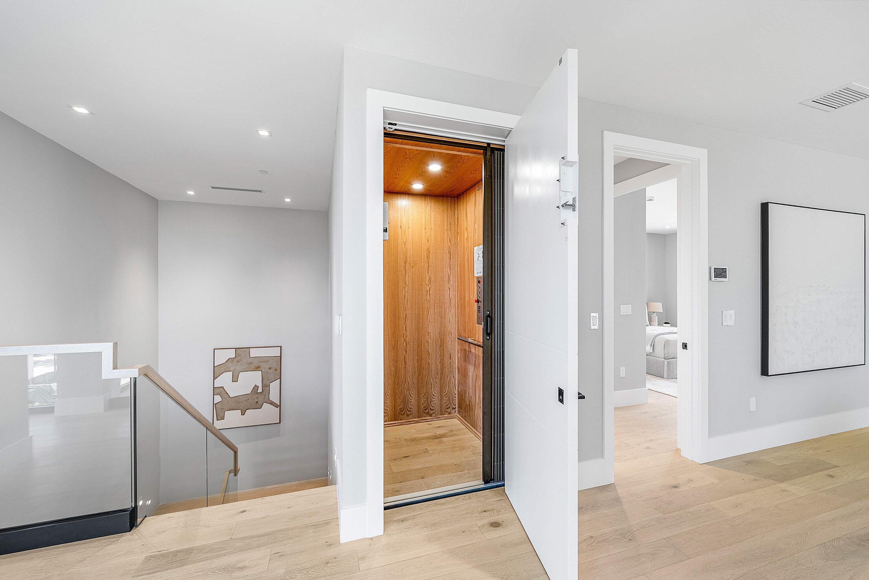 ANDREWS AVENUE TOWNHOMES - Residential