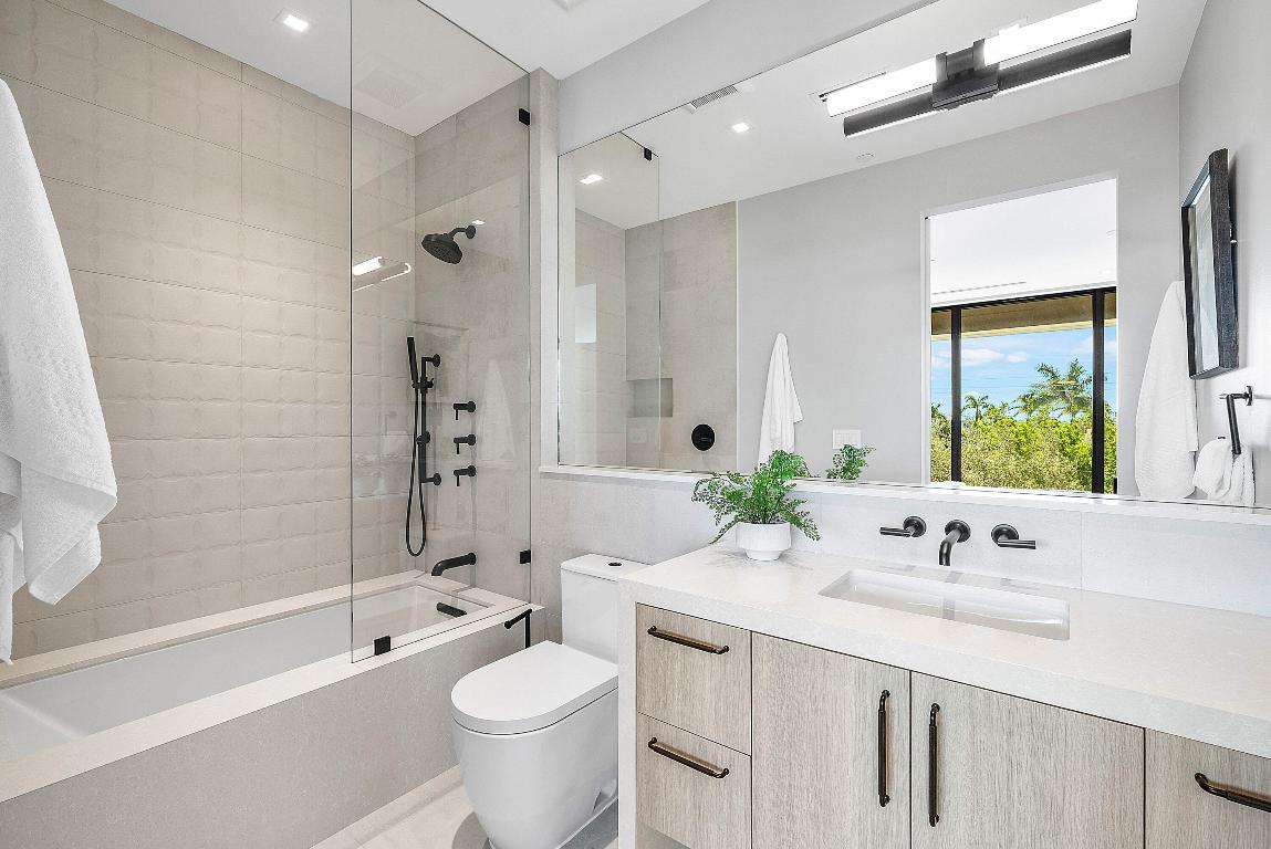 ANDREWS AVENUE TOWNHOMES - Residential