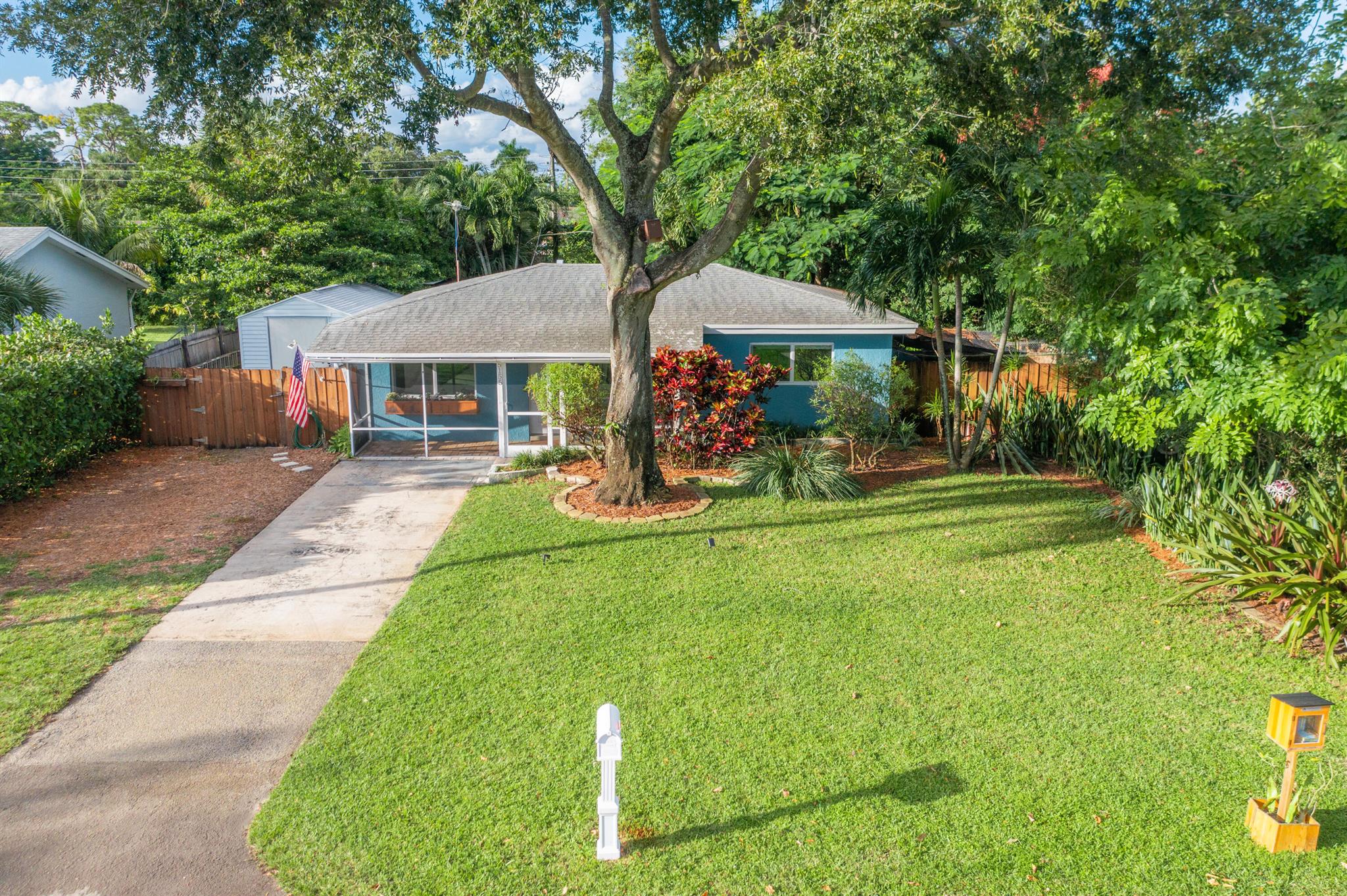 COUNTRY CLUB ACRES 5 - Residential