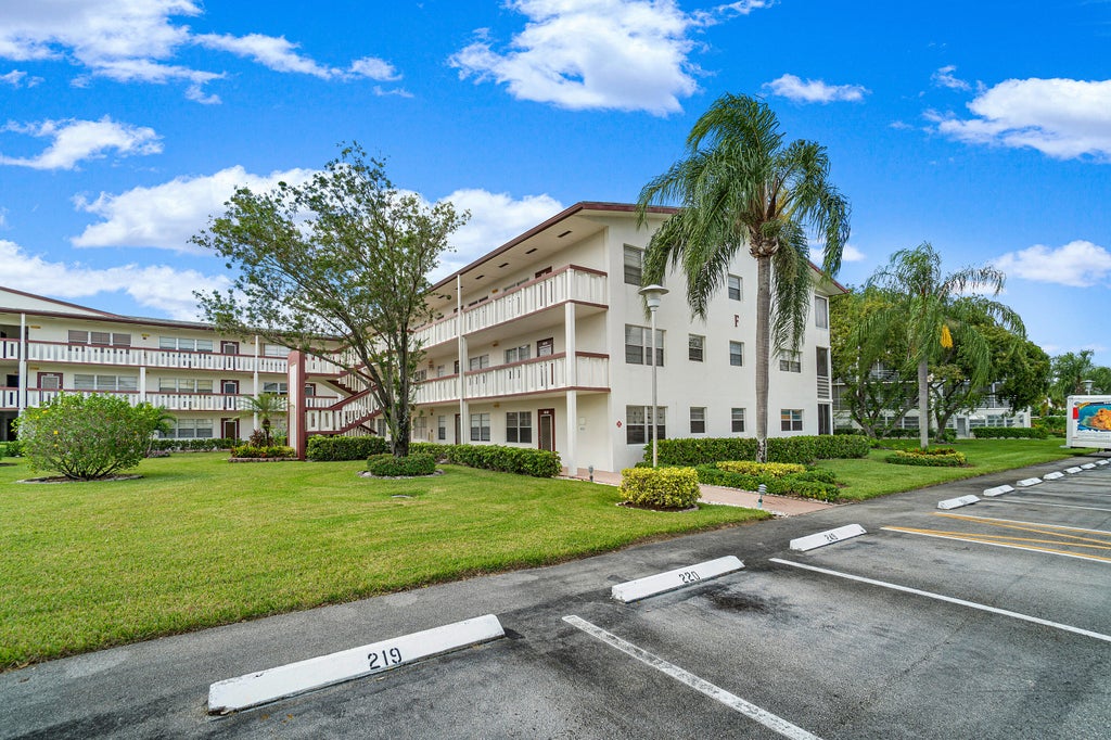 Photo of 224 Fanshaw F, Boca Raton, FL 33434 (MLS # B26064472)