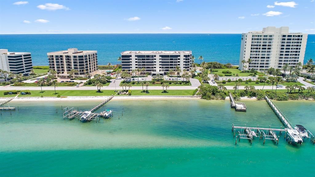 Photo of 19750 Beach Road #L4, Jupiter, FL 33469 (MLS # R10668926)
