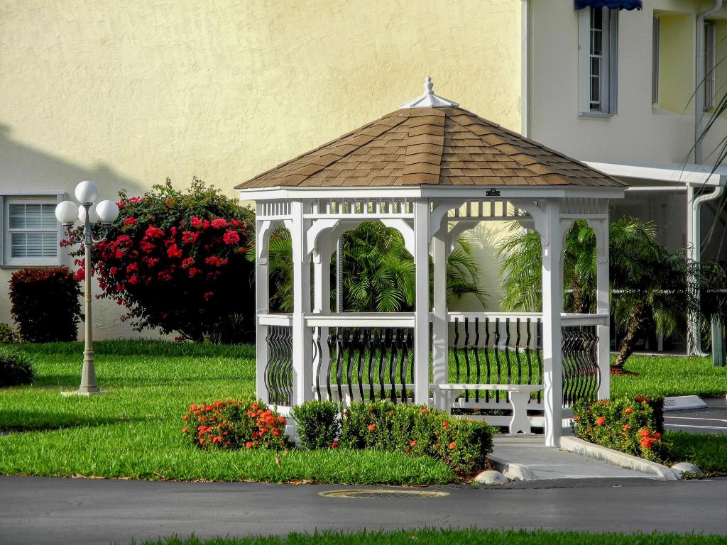 WATERSIDE VILLAGE - Residential