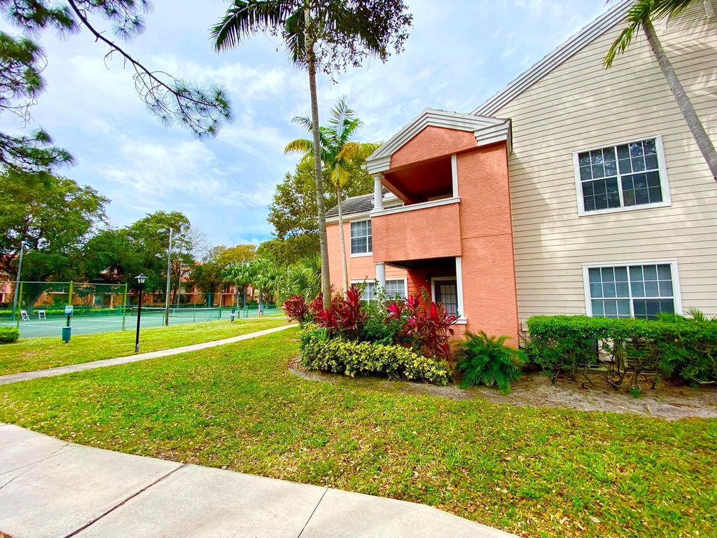 Photo of 1001 S Crystal Way #P, Delray Beach, FL 33444 (MLS # R10954201)