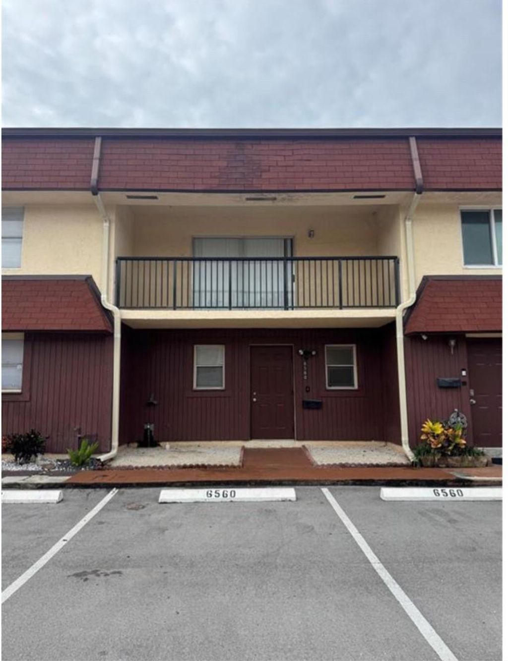 Photo of 6560 SW 41st Pl, Fort Lauderdale, FL 33314 (MLS # F10537388)