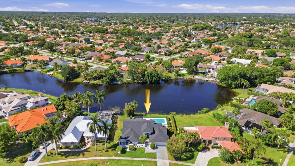 Photo of 12725 KINGSWAY Road, Wellington, FL 33414 (MLS # B26056182)