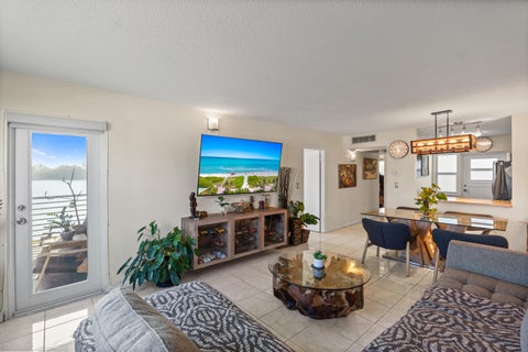 Tiny photo for 2223 PARK Lane #210, Hollywood, FL 33021 (MLS # B26052780)